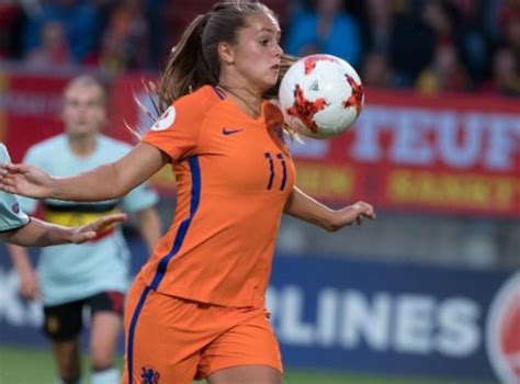 celine 26 is al 7 jaar vrijgezel|Sport24 .